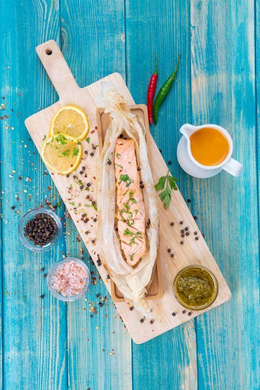 Baked Salmon in Grilled Paper with Lemon and Spices – Photo 1