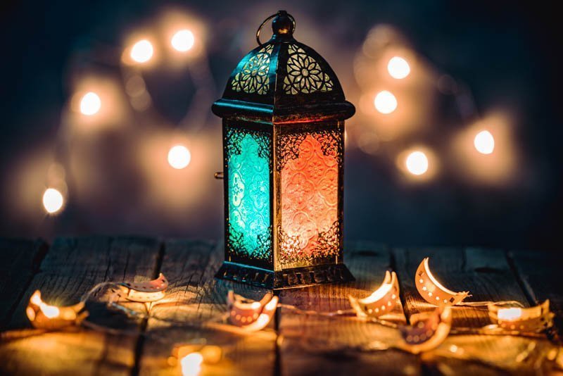 Ramadan Lantern Glowing with Colorful Bokeh Lights at Night – Photo 1
