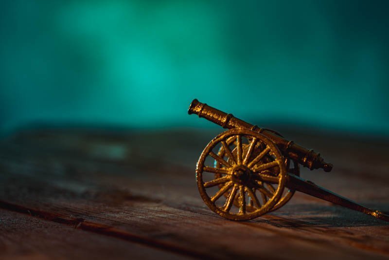 Ramadan Cannon with Colorful Bokeh Lights Glowing at Night – Photo 3