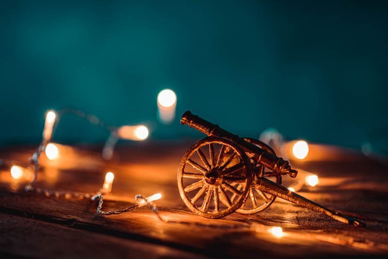 Ramadan Cannon with Colorful Bokeh Lights Glowing at Night – Photo 4