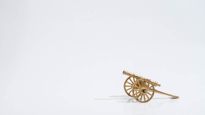 Ramadan Cannon on White Background – Festive Greeting Card – Photo 2