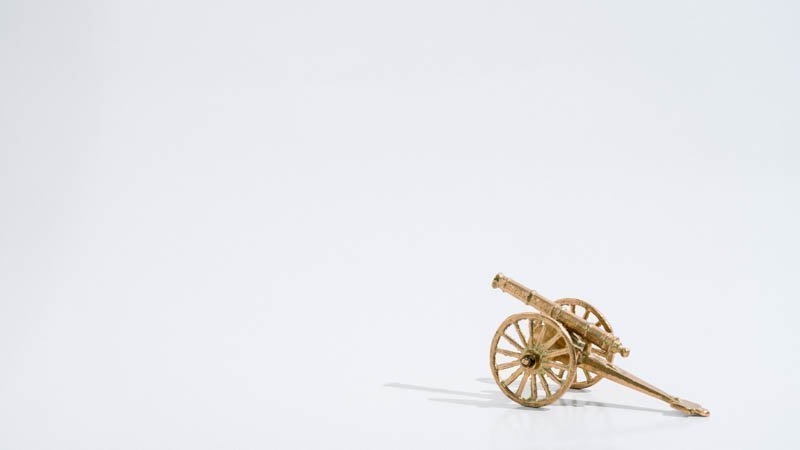 Ramadan Cannon on White Background – Festive Greeting Card – Photo 1